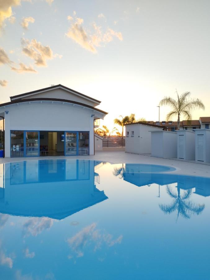 Icaro Residence Apartments With A Beautiful Pool SantʼAgata di Militello Εξωτερικό φωτογραφία