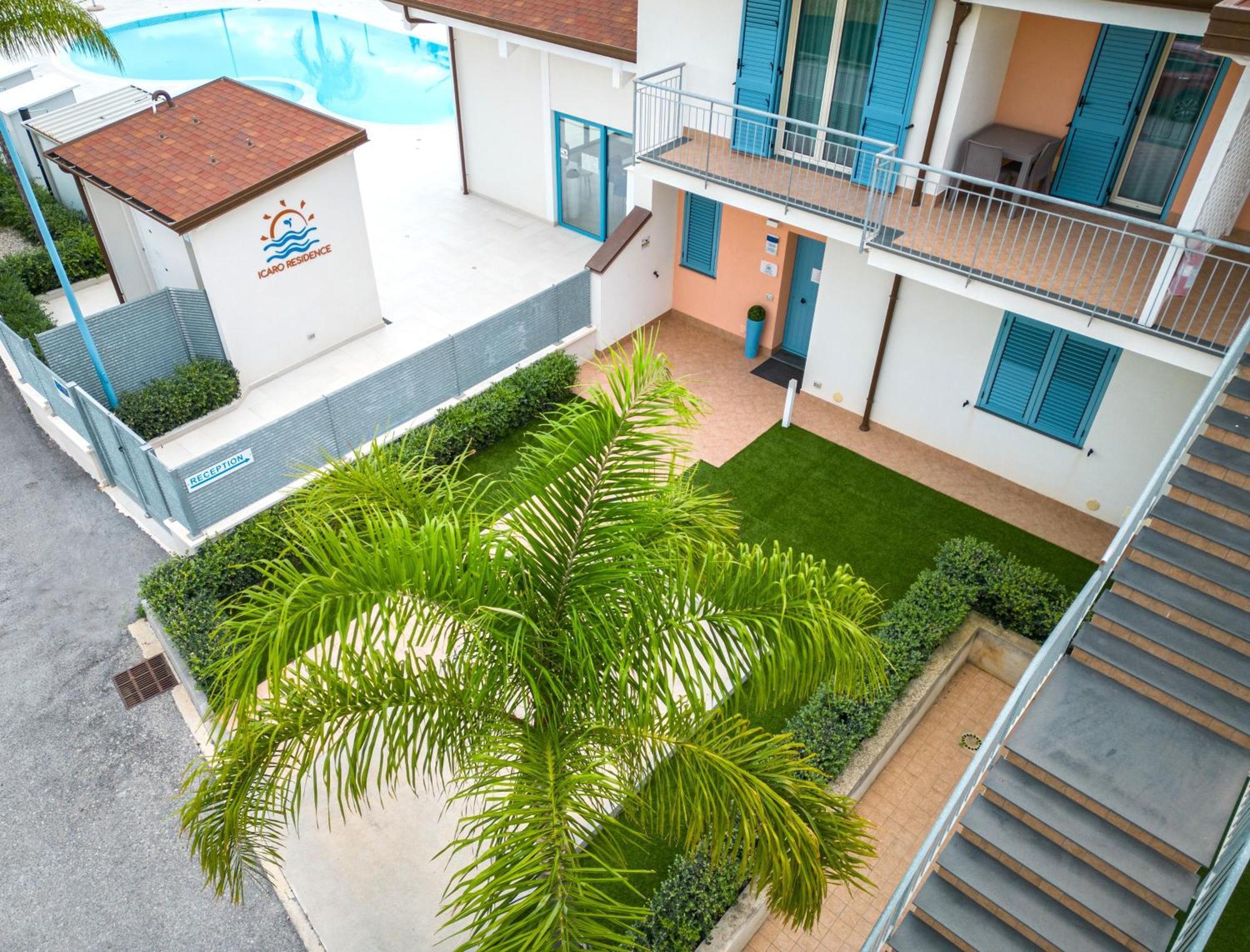 Icaro Residence Apartments With A Beautiful Pool SantʼAgata di Militello Εξωτερικό φωτογραφία