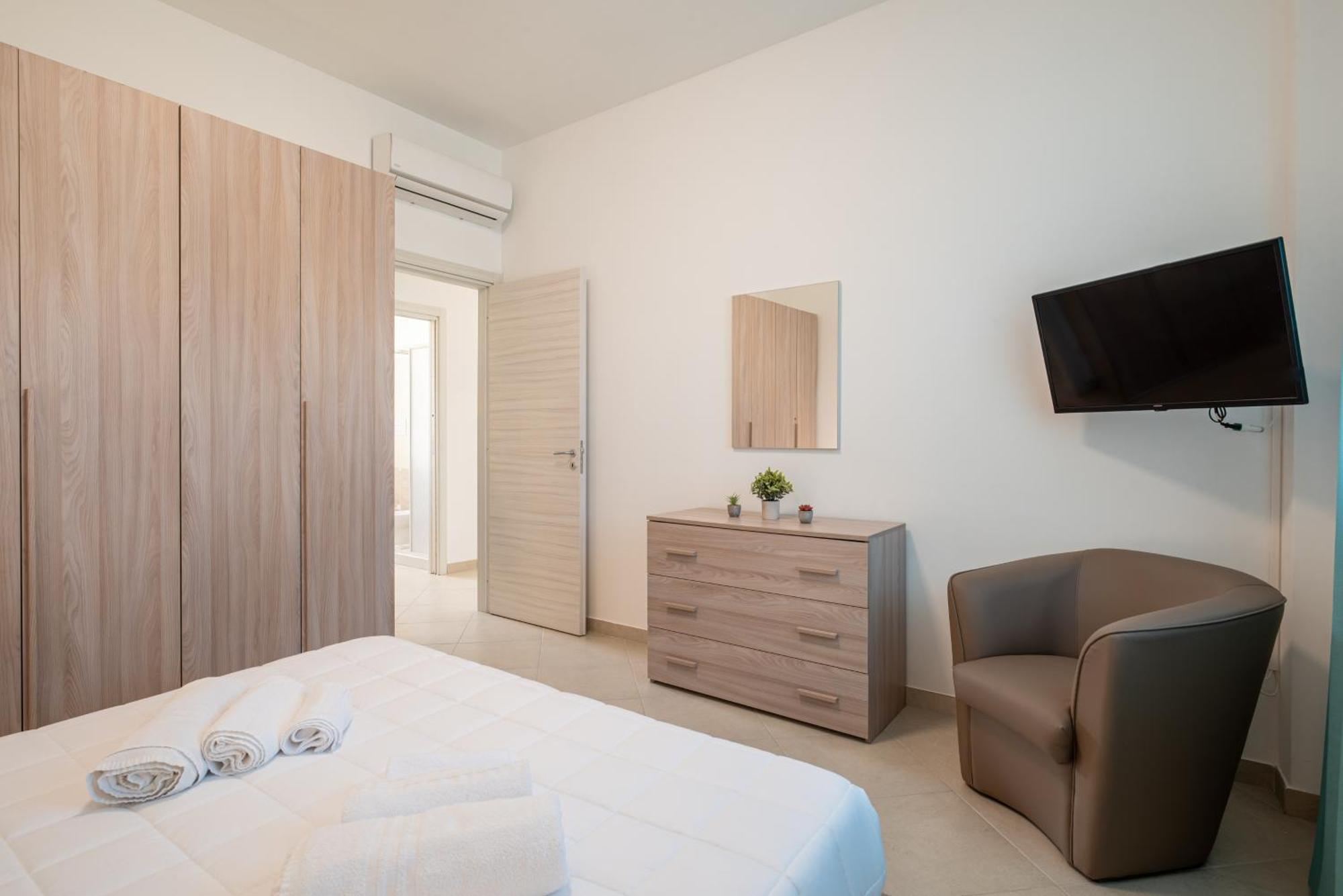 Icaro Residence Apartments With A Beautiful Pool SantʼAgata di Militello Εξωτερικό φωτογραφία