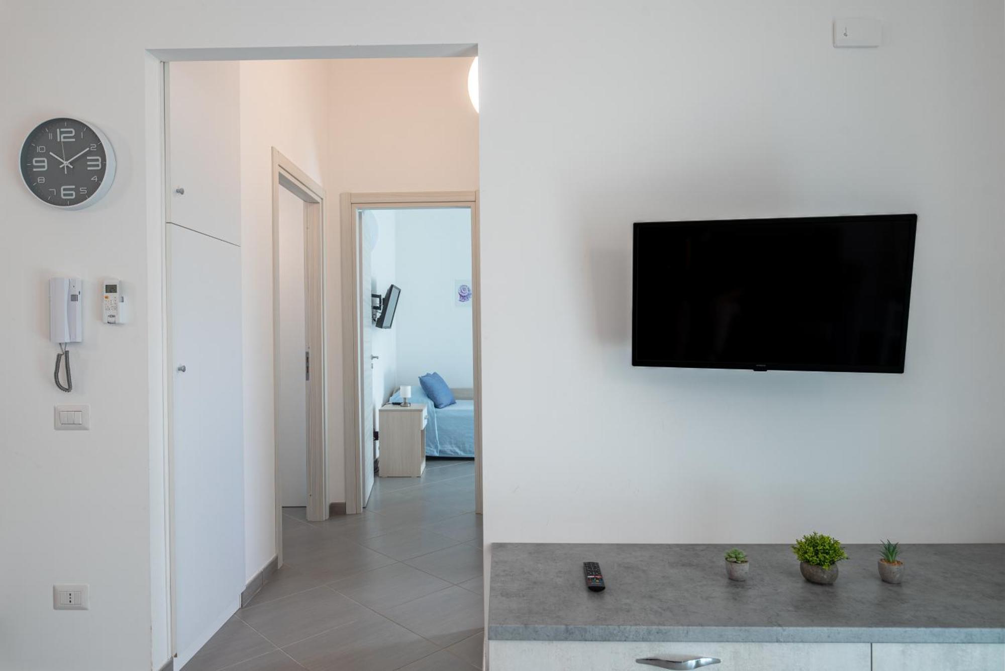 Icaro Residence Apartments With A Beautiful Pool SantʼAgata di Militello Εξωτερικό φωτογραφία