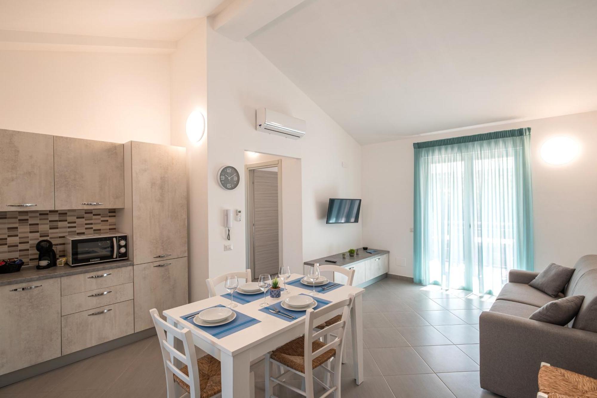 Icaro Residence Apartments With A Beautiful Pool SantʼAgata di Militello Εξωτερικό φωτογραφία