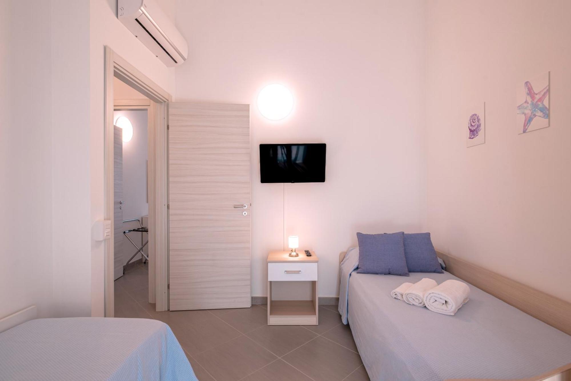 Icaro Residence Apartments With A Beautiful Pool SantʼAgata di Militello Εξωτερικό φωτογραφία