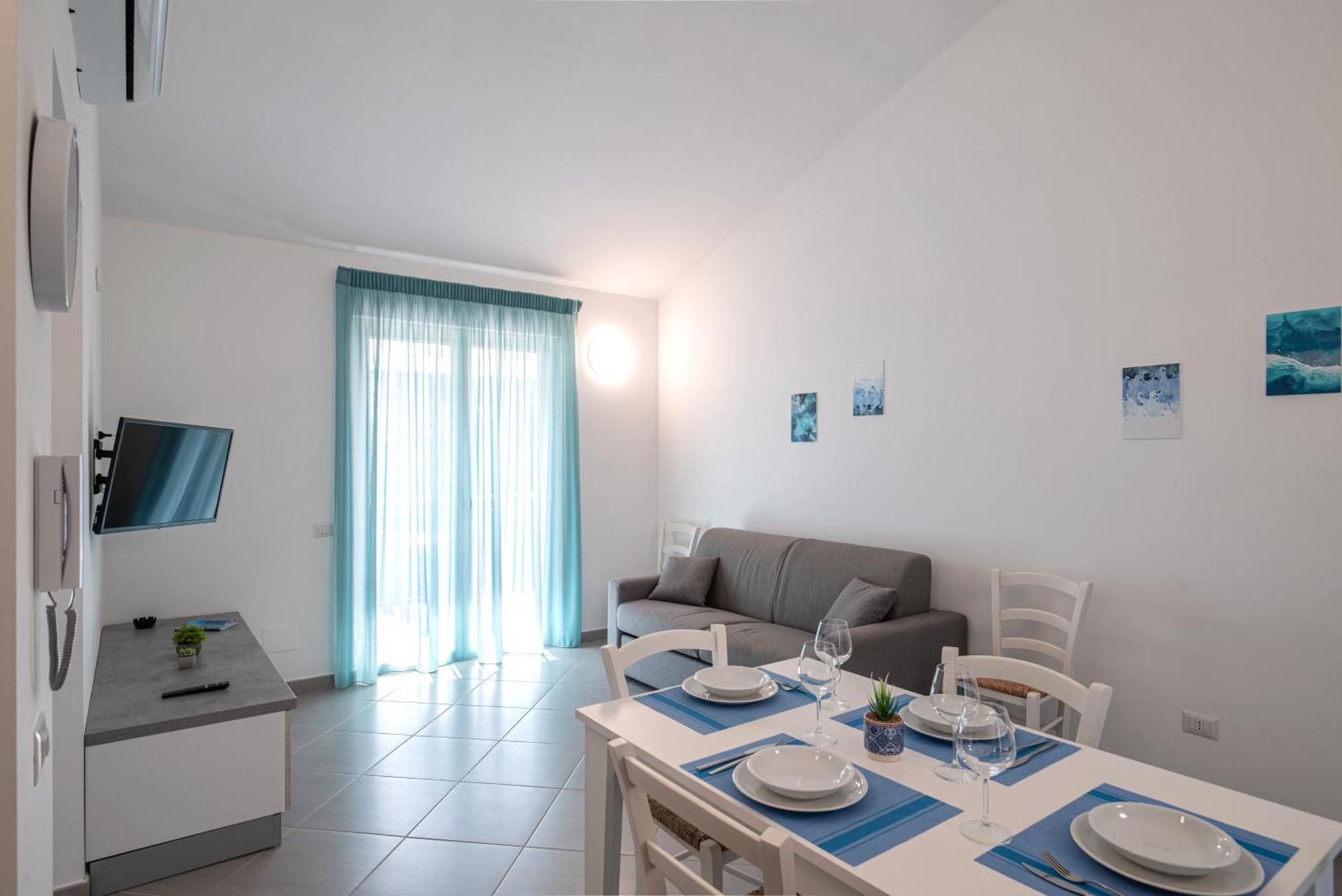 Icaro Residence Apartments With A Beautiful Pool SantʼAgata di Militello Εξωτερικό φωτογραφία