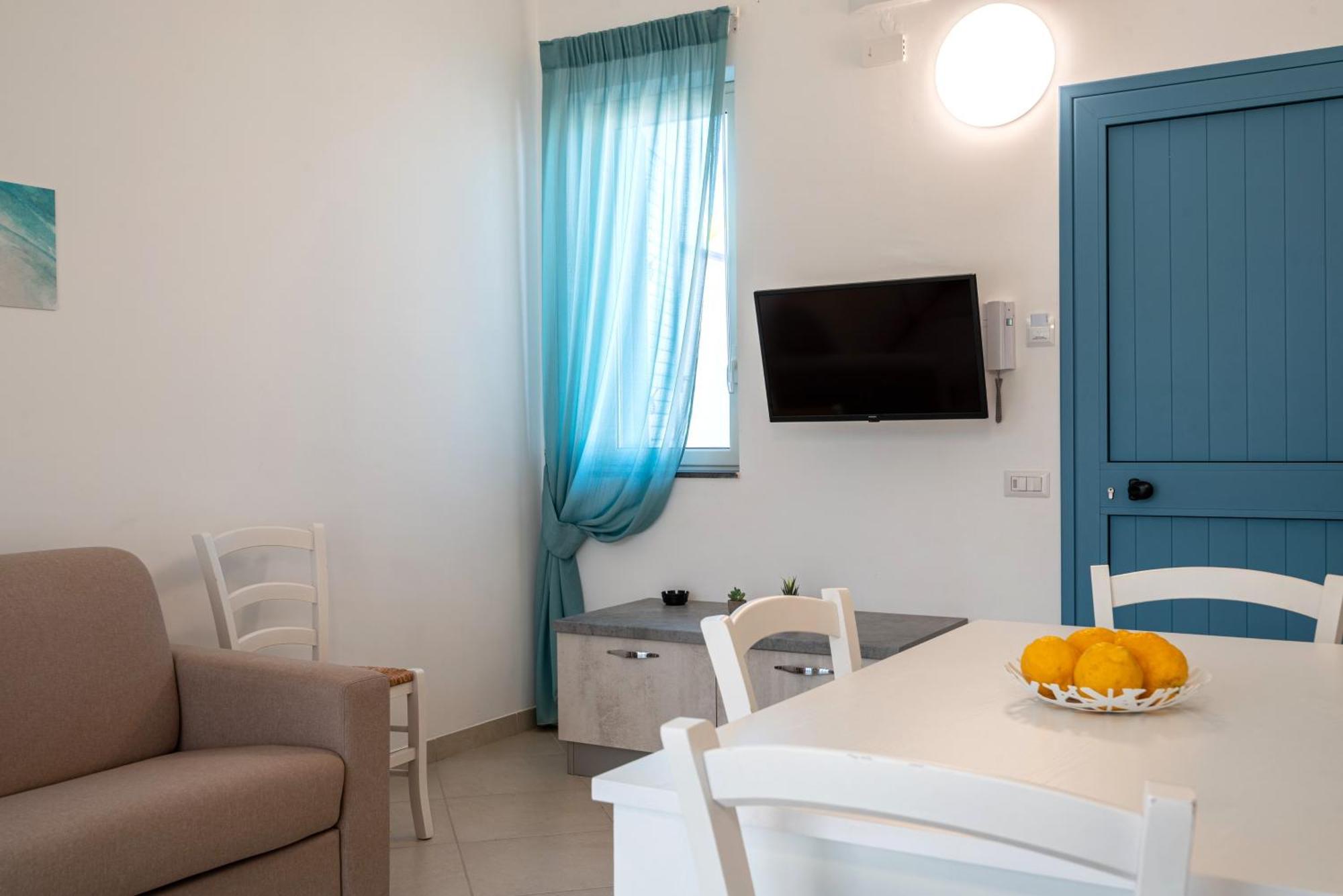 Icaro Residence Apartments With A Beautiful Pool SantʼAgata di Militello Εξωτερικό φωτογραφία